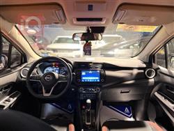 نيسان فيرسا